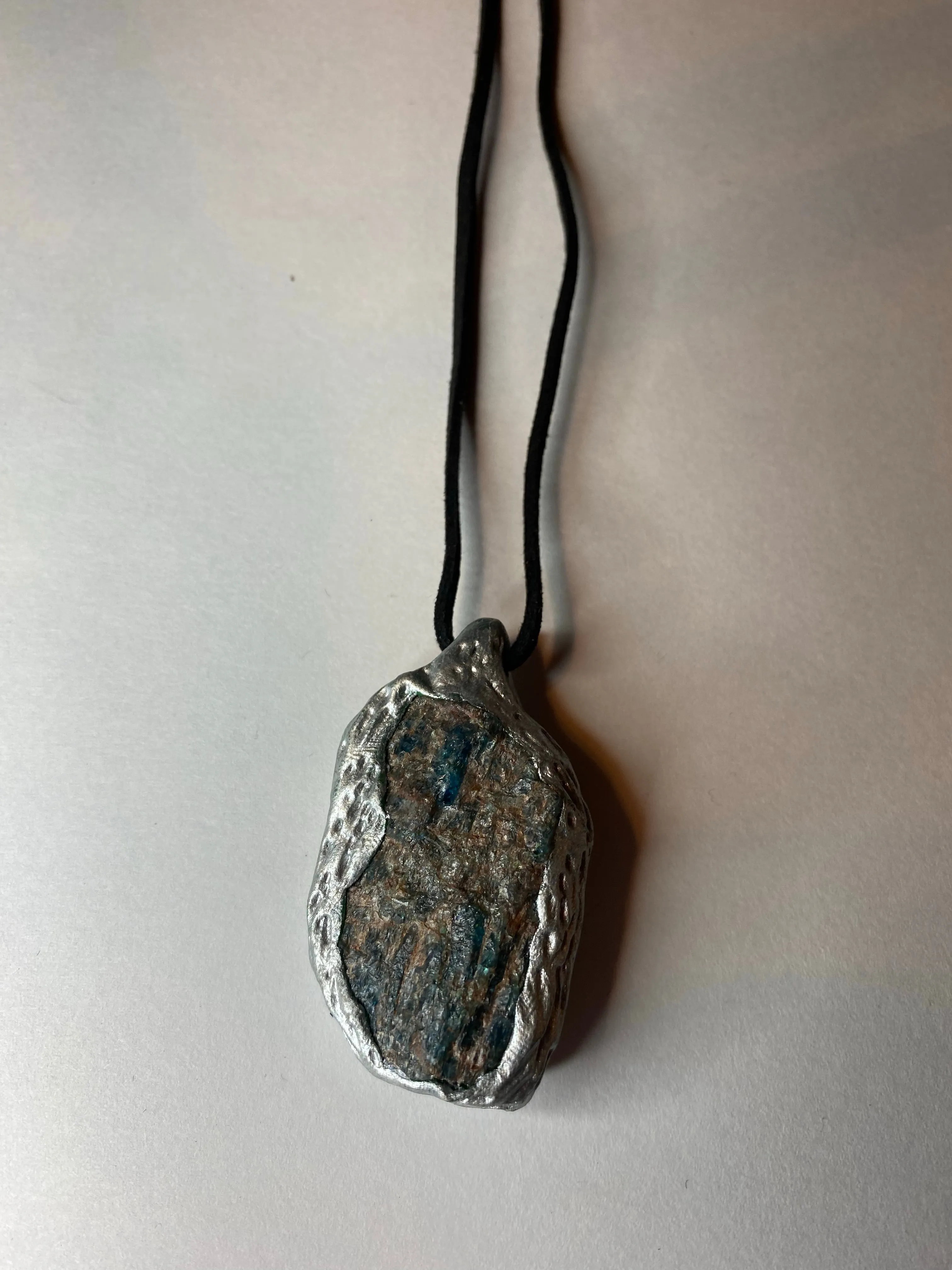 APATITE STONE NECKLACE