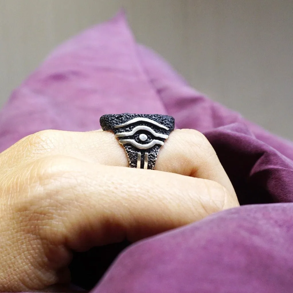 Eye of Horus ring ORA