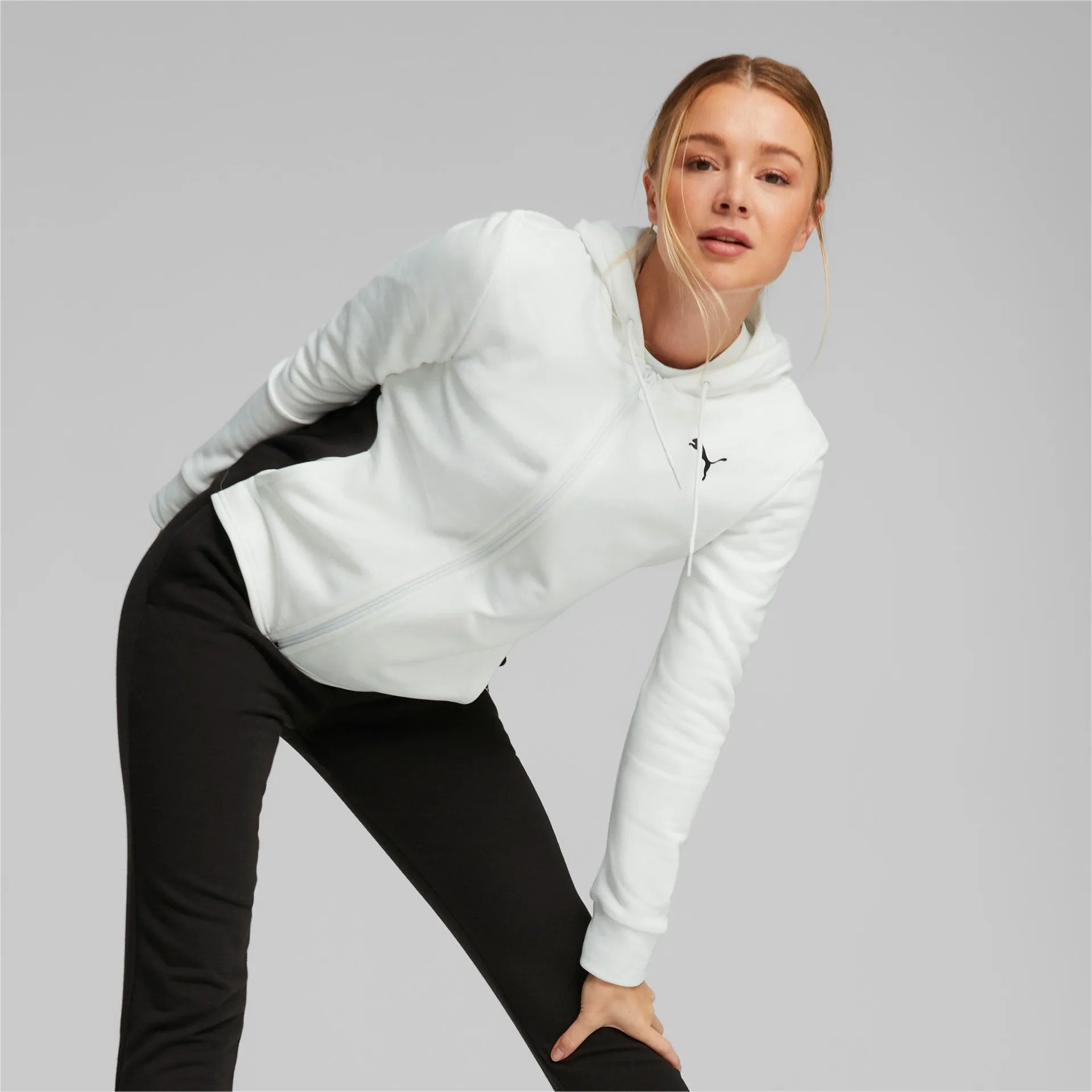 Puma Women's Tracksuit with hood Classic Hooded Tracksuit TR cl 673699 02 white