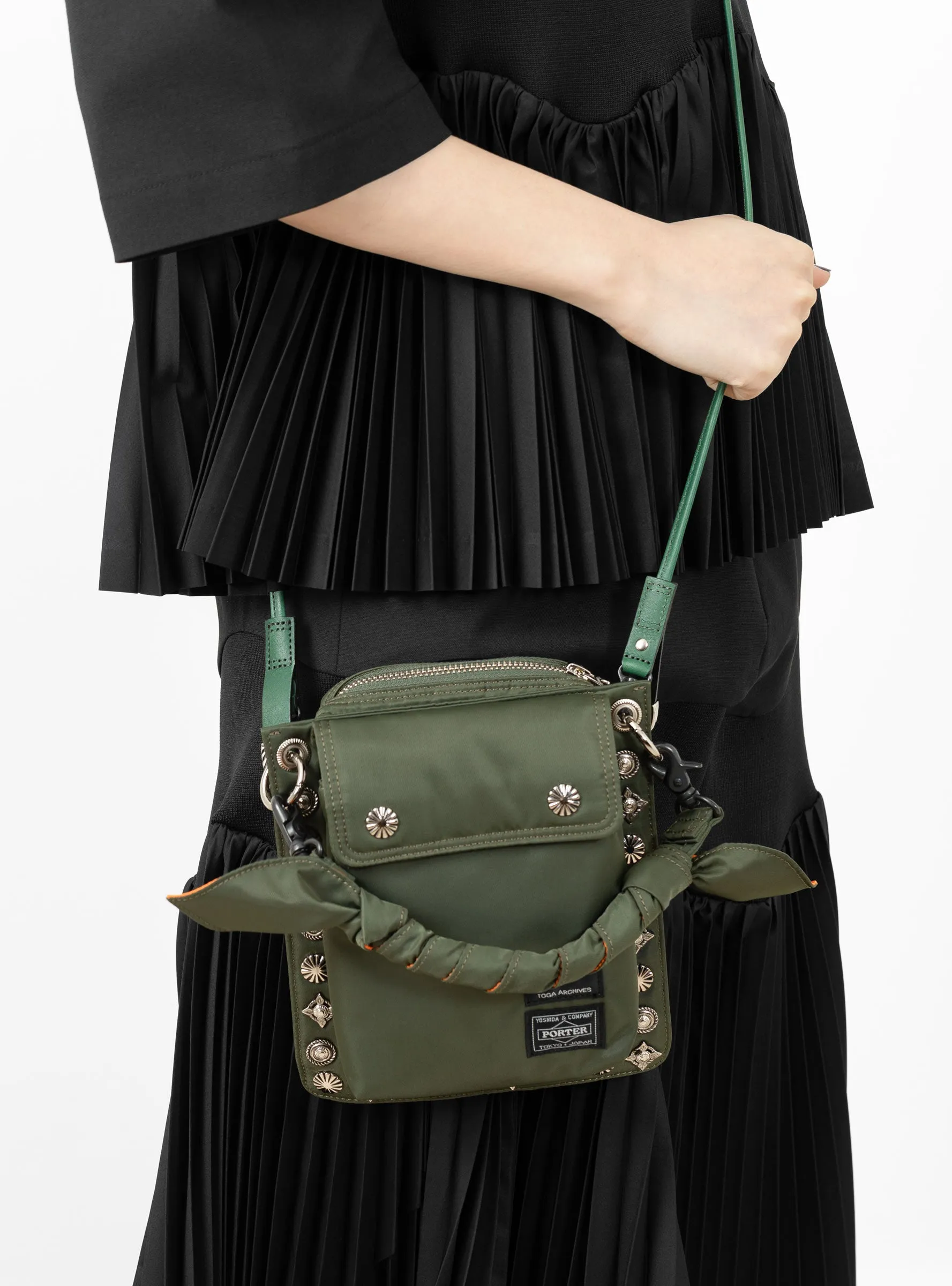 x Toga Shoulder Pouch Green